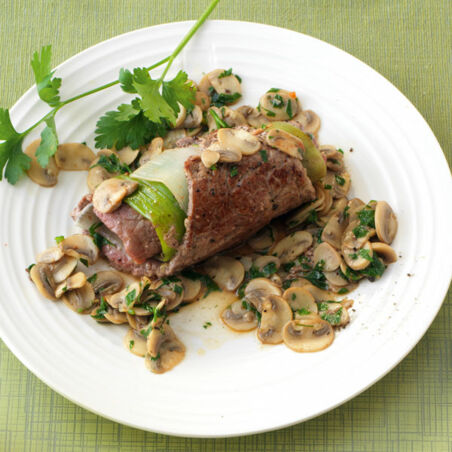 Rindfleischröllchen mit Champignons Rindfleischröllchen mit Champignons