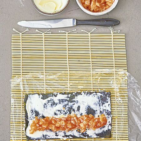 Tempura-Lachstatar-Uramaki Tempura-Lachstatar-Uramaki