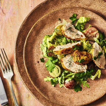 Salat mit Korianderhähnchen Salat mit Korianderhähnchen