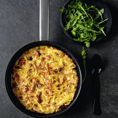 Frittata mit Rucola und Tagliatelle