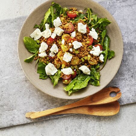 Linsensalat mit Löwenzahn und Ziegenkäse