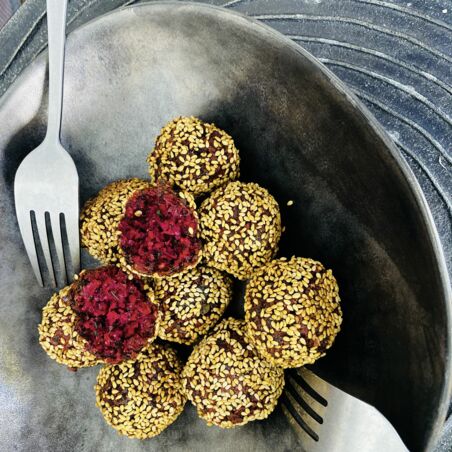 Kichererbsenbällchen mit Roter Bete L Kichererbsenbällchen mit Roter Bete L
