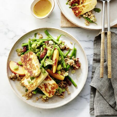 Bohnen-Hafer-Salat mit Halloumi Bohnen-Hafer-Salat mit Halloumi