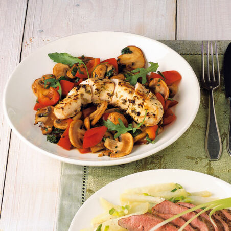 Kaninchenrücken mit Paprika-Pilz-Gemüse Kaninchenrücken mit Paprika-Pilz-Gemüse