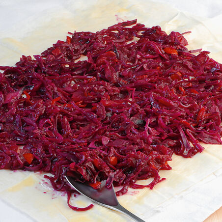 Rotkrautstrudel mit Orangensauce Rotkrautstrudel mit Orangensauce