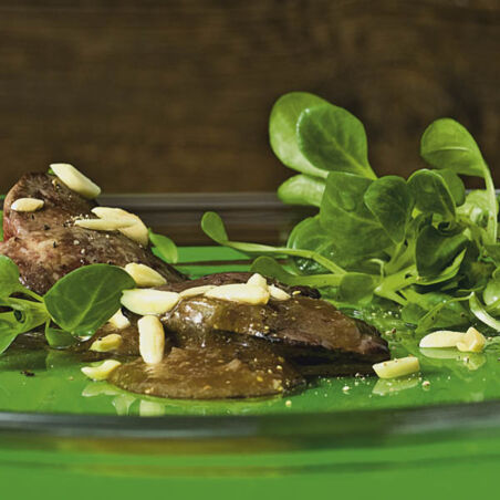 Geflügelleber auf Salat Geflügelleber auf Salat