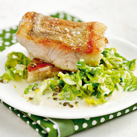 Gebratener Zander auf Sahnewirsing Gebratener Zander auf Sahnewirsing