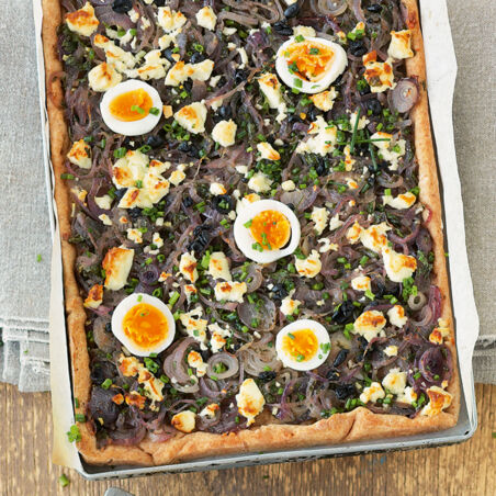 Zwiebel-Kräuter-Pizza Zwiebel-Kräuter-Pizza