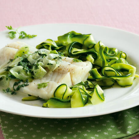 Gedämpfter Zander mit Kerbelrahm Gedämpfter Zander mit Kerbelrahm