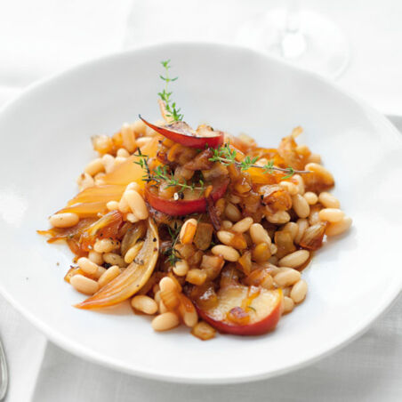 Weiße Bohnen mit karamellisierten Essigzwiebeln Weiße Bohnen mit karamellisierten Essigzwiebeln