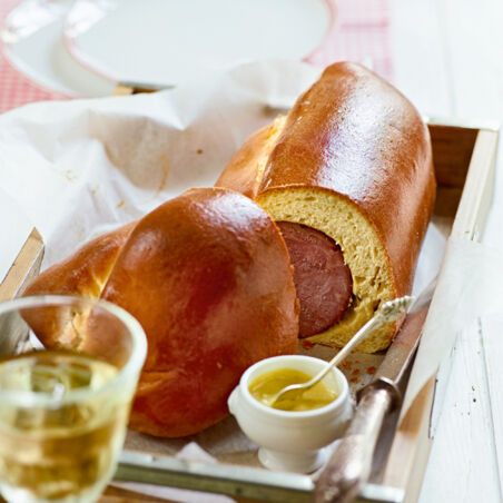 Wurst im Briochemantel Wurst im Briochemantel