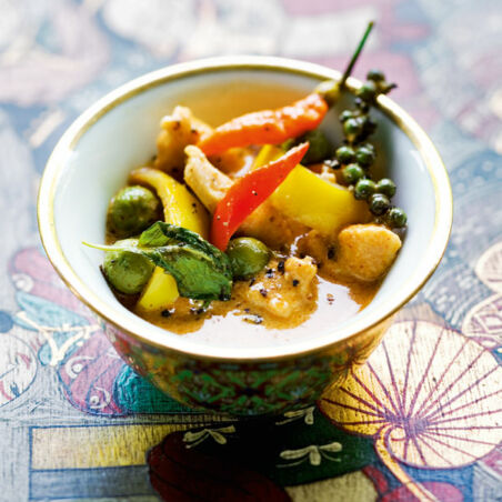 Rotes Curry mit Hühnerfleisch (Gai Pad Prik Phauw)