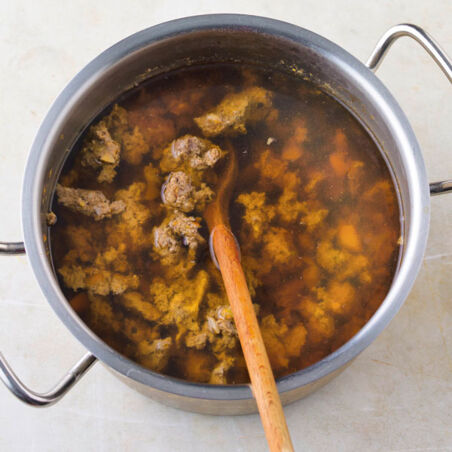 Reh-Consommé mit Wildklößchen Reh-Consommé mit Wildklößchen