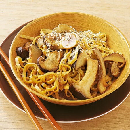Asia-Nudeln mit Pilzen Asia-Nudeln mit Pilzen
