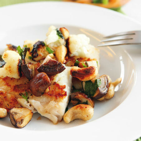 Fischpfanne mit Papaya-Gemüse-Salat Fischpfanne mit Papaya-Gemüse-Salat