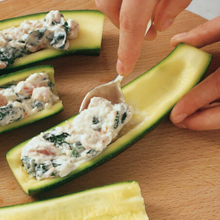 Zucchini mit Spinat-Käse-Füllung Zucchini mit Spinat-Käse-Füllung