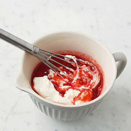 Erdbeer-Biskuit-Schnitten Erdbeer-Biskuit-Schnitten