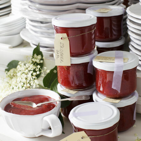 Erdbeer-Hollerblüten-Konfitüre Erdbeer-Hollerblüten-Konfitüre