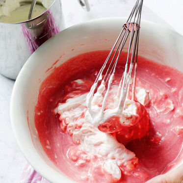 Bayrische Creme mit Himbeeren Bayrische Creme mit Himbeeren