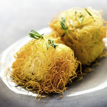 FADENTEIGPÄCKCHEN MIT SCHAFSKÄSE FADENTEIGPÄCKCHEN MIT SCHAFSKÄSE