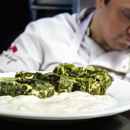 GEFÜLLTE SCHWARZKOHLRÖLLCHEN GEFÜLLTE SCHWARZKOHLRÖLLCHEN