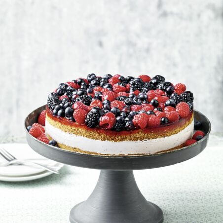Frischkäse-Torte mit Beeren Frischkäse-Torte mit Beeren