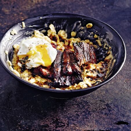 Herzhafter Porridge mit Schweinebauch