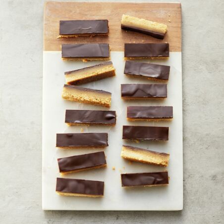 Erdnuss-Mandel-Riegel mit Erythrit Erdnuss-Mandel-Riegel mit Erythrit