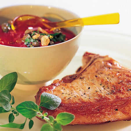 Koteletts mit Tomatensauce Koteletts mit Tomatensauce