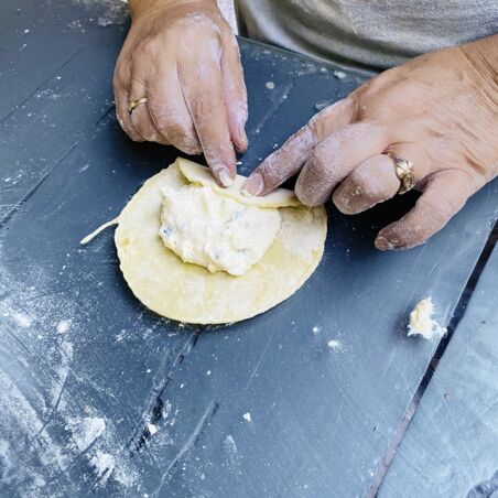 Teigtäschchen mit Myzithra Teigtäschchen mit Myzithra