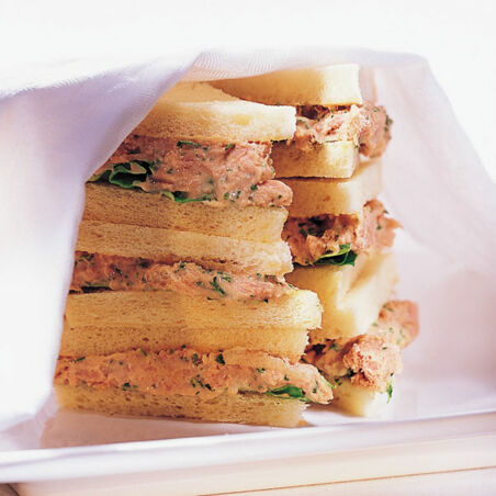 Tramezzini mit Tunfischcreme Tramezzini mit Tunfischcreme