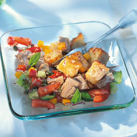 Brotsalat mit Thunfisch Brotsalat mit Thunfisch