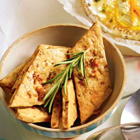 Walnuss-Rosmarin-Cracker Walnuss-Rosmarin-Cracker