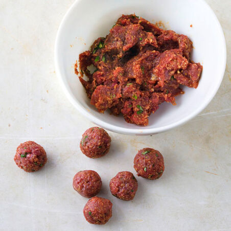 Reh-Consommé mit Wildklößchen Reh-Consommé mit Wildklößchen