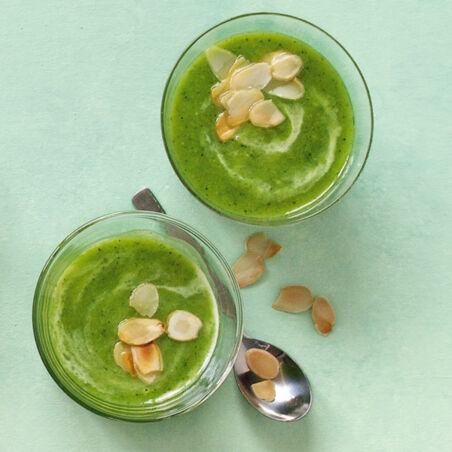 Brokkolisuppe mit Mandeln Brokkolisuppe mit Mandeln