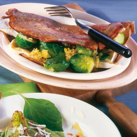 Buchweizenpfannkuchen mit Rosenkohl Buchweizenpfannkuchen mit Rosenkohl