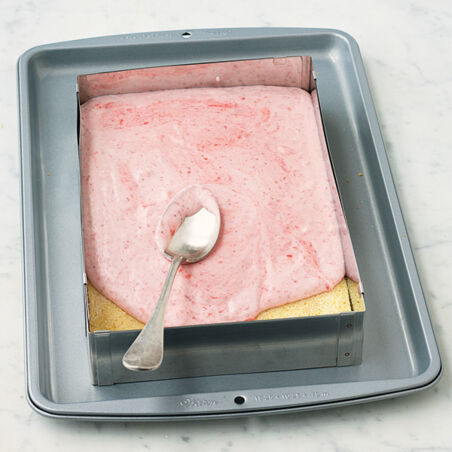 Erdbeer-Biskuit-Schnitten Erdbeer-Biskuit-Schnitten