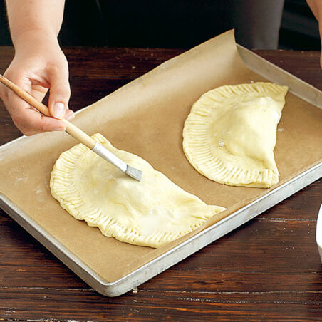 Polnische Piroggen mit Spinat-»Bratwurst«-Füllung Polnische Piroggen mit Spinat-»Bratwurst«-Füllung