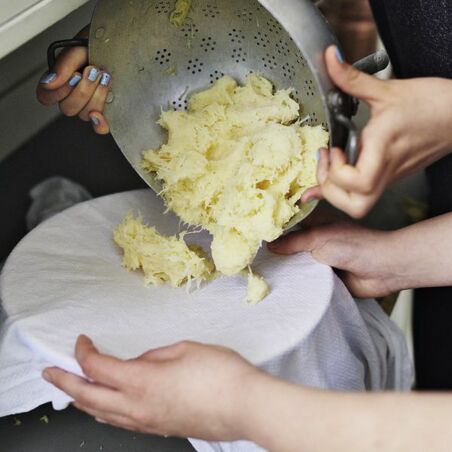 Kartoffel-klöße halb und halb Kartoffel-klöße halb und halb