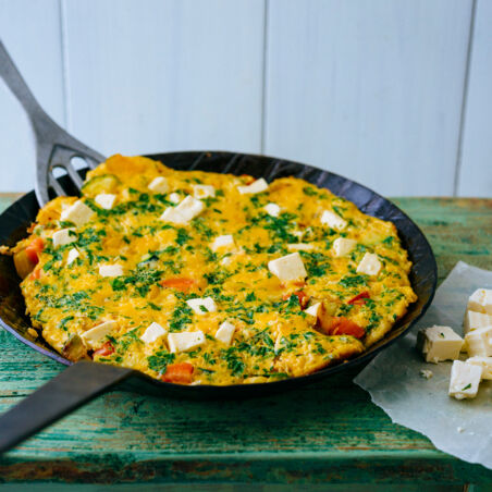 Bunte Gemüse-Tortilla mit Feta Bunte Gemüse-Tortilla mit Feta