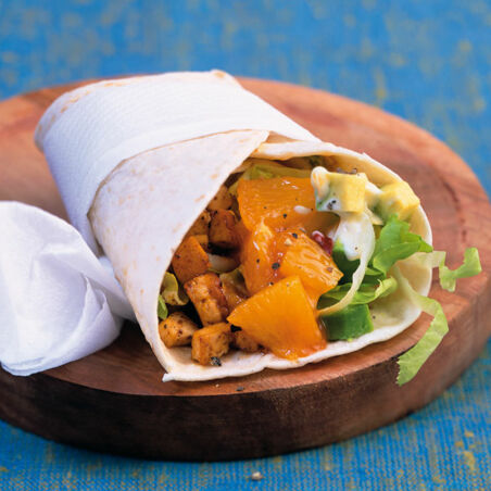 Tofu-Burritos mit Chili-Orangen-Salsa Tofu-Burritos mit Chili-Orangen-Salsa