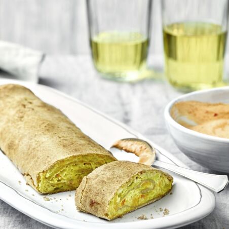 Gemüsestrudel mit Paprikajoghurt Gemüsestrudel mit Paprikajoghurt