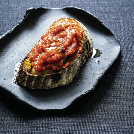 Einfaches Tomaten-Bruschetta Einfaches Tomaten-Bruschetta