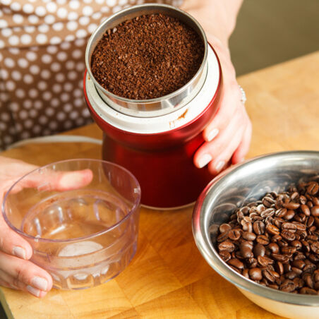 1. Schritt für selbstgemachten Cold Brew Coffee cold-brew-coffee-step1