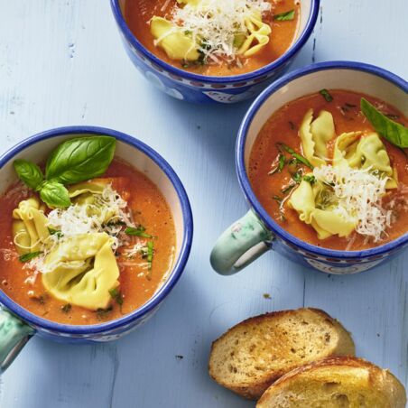 Tortellini-Tomatencremesuppe Tortellini-Tomatencremesuppe