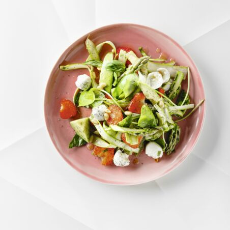 Caprese mit Spargel
und Erdbeeren Caprese mit Spargel
und Erdbeeren