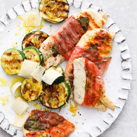 Hähnchen-Saltimbocca mit Zucchini Hähnchen-Saltimbocca mit Zucchini