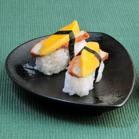 Nigiri-Sushi mit Tandoori-Huhn