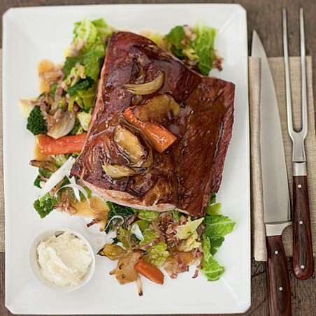 Selchkarree auf Wirsing Selchkarree auf Wirsing