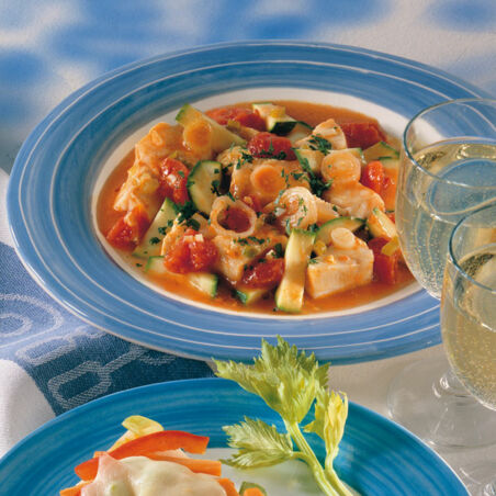 Pfannenfisch mit Tomaten und Zucchini Pfannenfisch mit Tomaten und Zucchini